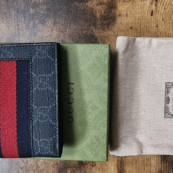 Gucci Black Card Holder with Red Stripe - Picture 4 of 10